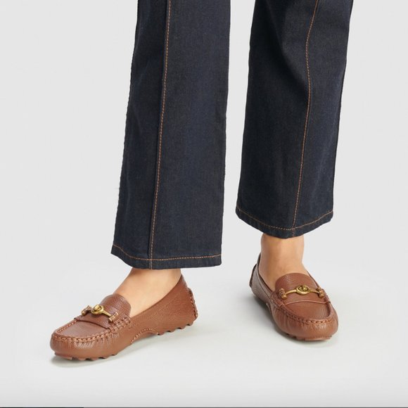 NIB-Coach Crosby Turnlock Driver,G2672 SADDLE,size 5.5, Very Soft & comfortable - Picture 4 of 16